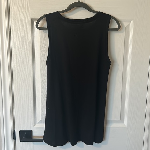 BUNDLE 3/$12 Sleeveless Black Tunic - Picture 5 of 5